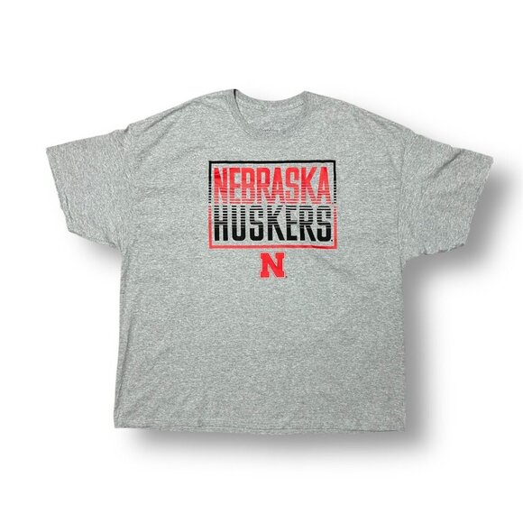 Nebraska Huskers 3XL Gray T-Shirt NWOT Oversize NCAA Football Graphic Tee Cotto - Picture 4 of 7